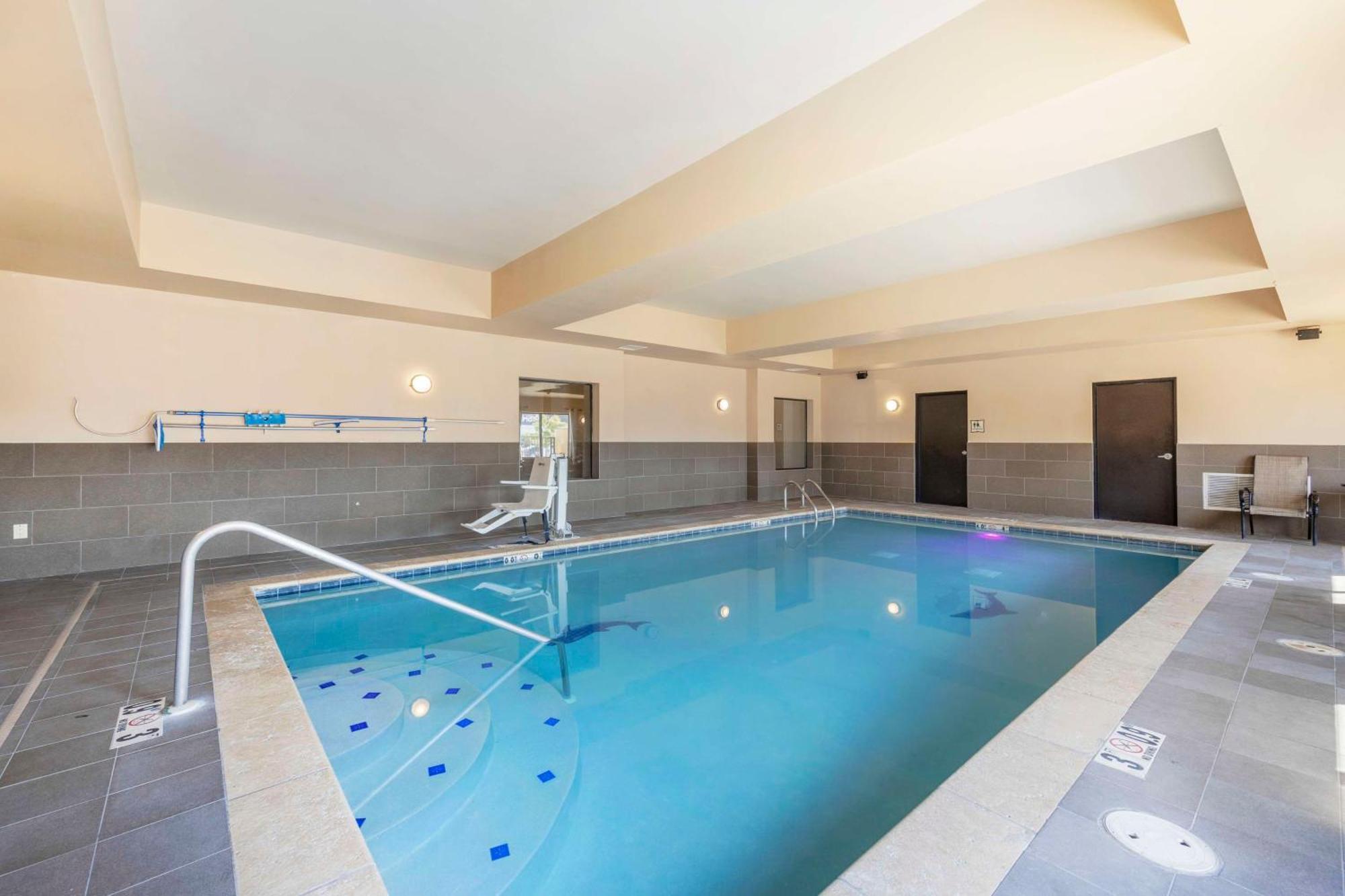 Best Western Plus Tupelo Inn & Suites Екстер'єр фото