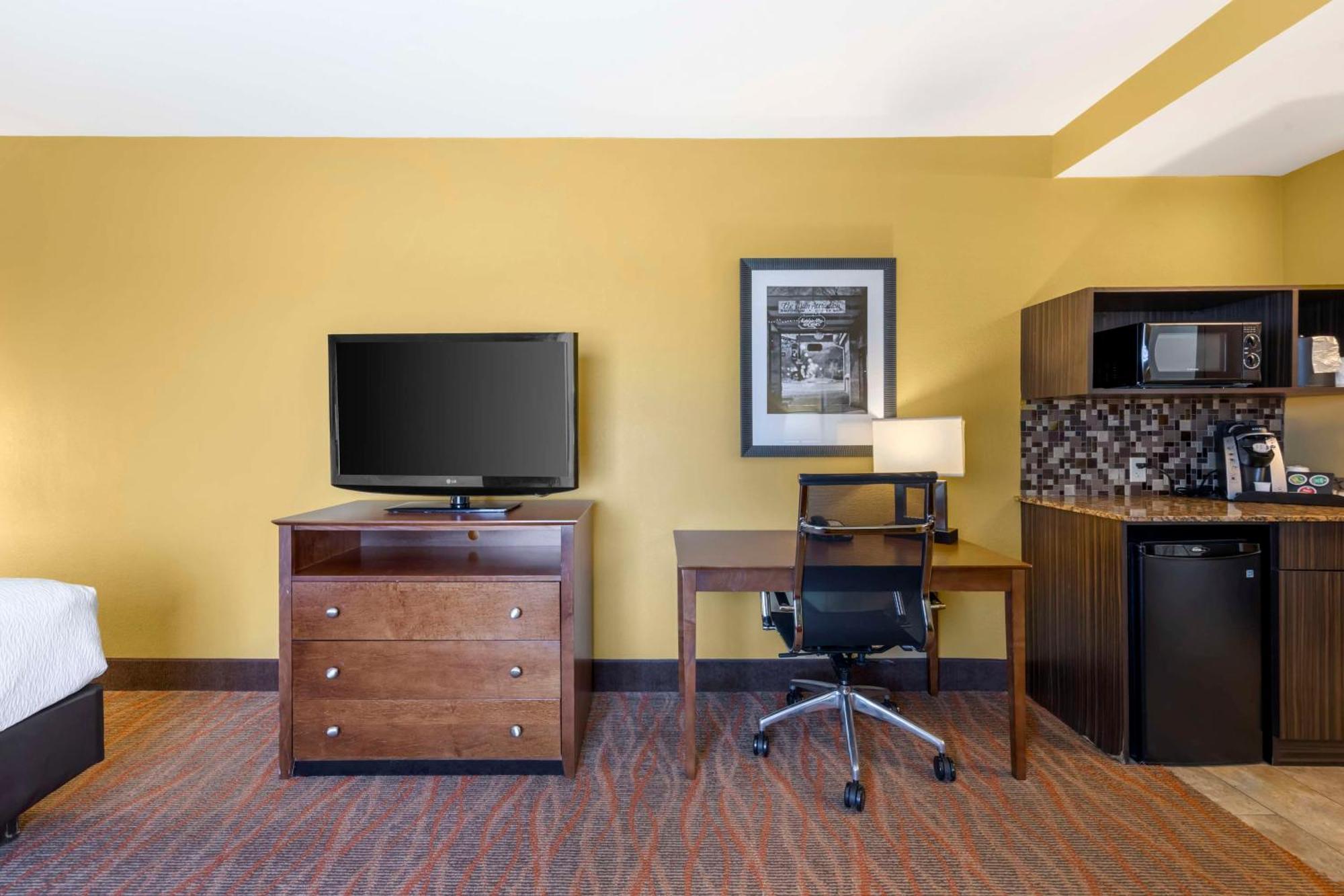 Best Western Plus Tupelo Inn & Suites Екстер'єр фото